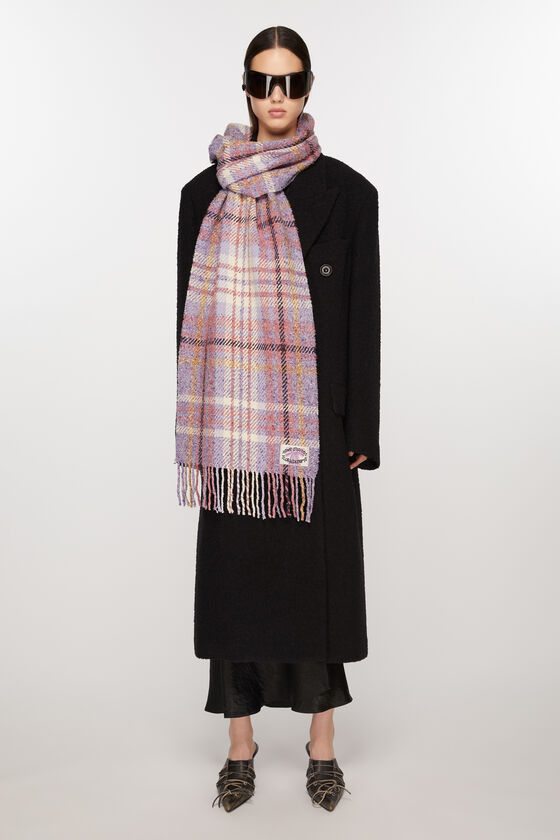 (image for) Long-Lasting Plaid fringe scarf